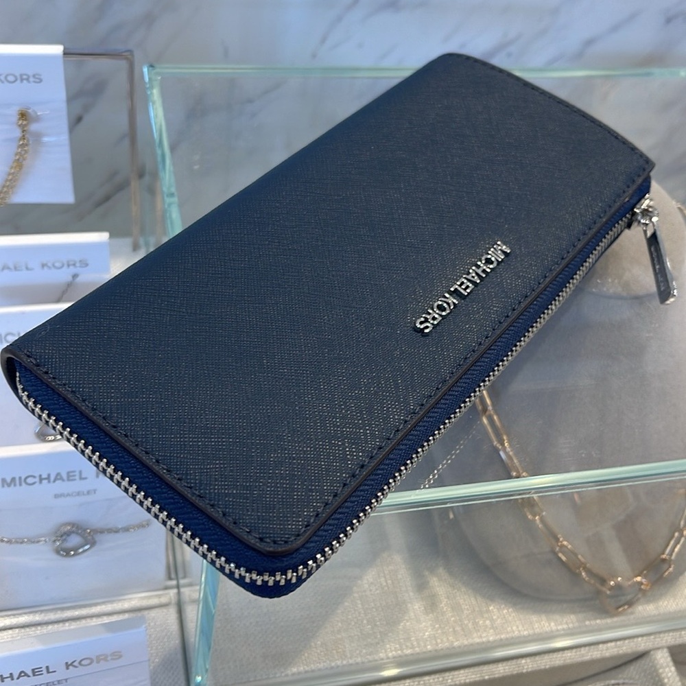MICHAEL KORS Jet Set Travel Large Saffiano Leather Quarter-Zip Wallet
Navy 
NWT - Picture 10 of 16